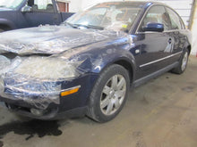 Load image into Gallery viewer, FRONT DOOR VW Passat 2001 01 2002 02 2003 03 04 05 Left - 1322582