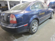 Load image into Gallery viewer, FRONT DOOR VW Passat 2001 01 2002 02 2003 03 04 05 Left - 1322582