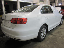 Load image into Gallery viewer, CV AXLE SHAFT Volkswagen Jetta Golf Rabbit 2006 06 07 08 09 10 11 Manual Right - 700922