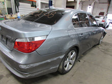 Load image into Gallery viewer, FENDER BMW 525i 545i 550i 528i 2004 04 05 06 07 08 09 10 Right - 1321515