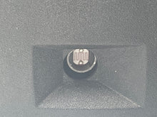 Load image into Gallery viewer, INTERIOR REAR VIEW MIRROR Land Rover Discovery 00 01 02 03 04 - NW117417