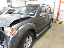 Load image into Gallery viewer, TRANSFER CASE Armada QX56 Pathfinder 2004 04 2005 05 2006 06 2007 07 - 1319299