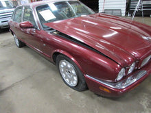 Load image into Gallery viewer, WHEEL Jaguar Xj8 98 99 16" Alloy 10 Triangle Slots - 835981