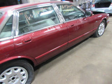 Load image into Gallery viewer, WHEEL Jaguar Xj8 98 99 16" Alloy 10 Triangle Slots - 835981