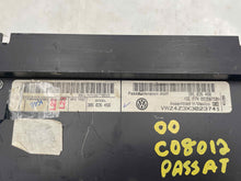 Load image into Gallery viewer, Radio Volkswagen Passat 2000 - NW7562