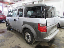 Load image into Gallery viewer, FRONT DOOR Honda Element 03 04 05 06 07 08 09 Right - 872625