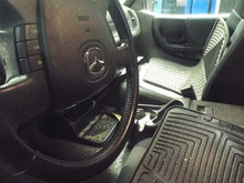 Load image into Gallery viewer, Brake Caliper MAZDA B-4000 2007 - MRK180682