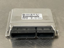 Load image into Gallery viewer, ECU ECM COMPUTER Audi A4 Passat 1999 99 2000 00 01 02 - NW58712
