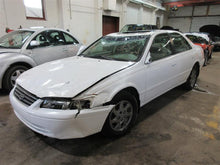 Load image into Gallery viewer, WASHER BOTTLE ES300 Camry 1997 97 1998 98 99 00 01 - 916020