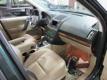 Load image into Gallery viewer, SPEEDOMETER CLUSTER Land Rover LR2 2008 08 2009 09 2010 10 3.2L - 934987