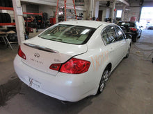 Load image into Gallery viewer, PLASTIC ENGINE COVER Infiniti G35 2007 07 - 940089