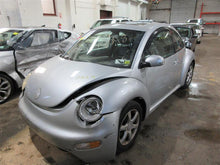 Load image into Gallery viewer, AIR CLEANER BOX Volkswagen Beetle 98 99 00 01 02 03 04 05 - 956061