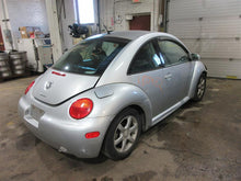 Load image into Gallery viewer, AIR CLEANER BOX Volkswagen Beetle 98 99 00 01 02 03 04 05 - 956061