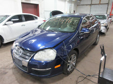 Load image into Gallery viewer, Fuel Pump Audi A3 Jetta EOS Golf 2006 06 2007 07 2008 08 - 957728