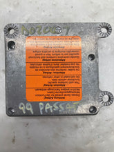 Load image into Gallery viewer, AIR BAG COMPUTER PASSAT 1998 1999 - NW38774