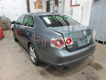 Load image into Gallery viewer, Fuel Pump Volkswagen Jetta Golf Rabbit 2006 06 2007 07 2008 08 09 10 11 - 989947