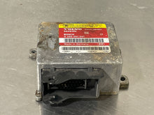 Load image into Gallery viewer, AIR BAG COMPUTER VOLVO 850 1993 1994 1995 - NW38962
