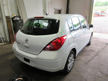 Load image into Gallery viewer, HEADLIGHT LAMP ASSEMBLY Nissan Versa 07 08 09 10 11 12 Right - 1034713