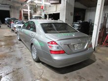 Load image into Gallery viewer, CENTER PILLAR CUT S350 S400 S450 Cdn S550 S600 S63 S65 SL55 07-13 Left - 1046965