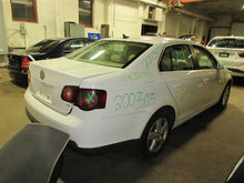 Load image into Gallery viewer, ROOF MOTOR Volkswagen Jetta 2009 09 - 1050614