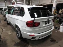 Load image into Gallery viewer, FRONT SPINDLE KNUCKLE X5 X5M X6 X6M 07 08 09 10 11 12 13 14 Left - 1089458