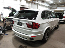 Load image into Gallery viewer, FRONT SPINDLE KNUCKLE X5 X5M X6 X6M 07 08 09 10 11 12 13 14 Left - 1089458