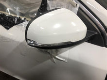 Load image into Gallery viewer, FRONT DOOR GLASS Volvo S60 V60 XC60 11 12 13 14 15 16 17 18 Left - 1073108