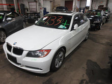 Load image into Gallery viewer, FRONT DOOR VENT GLASS 323i 325ci 325i 328i 330ci 330i 330xi 06-11 Left - 1071735