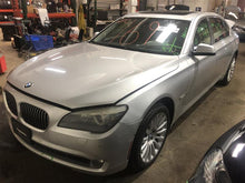Load image into Gallery viewer, CENTER PILLAR CUT 740i 740il 750 HYBRID 750i 750il 760li 09-15 Left - 1076643