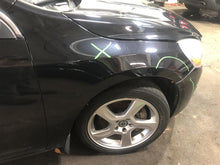 Load image into Gallery viewer, CONSOLE LID Volvo S60 2012 12 - 1077081