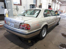 Load image into Gallery viewer, INDEPENDENT REAR SUSPENSION BMW 740i 750i 1995 95 96 97 98 99 - 01 Left - 1085470