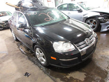 Load image into Gallery viewer, QUARTER PANEL CUT ASSEMBLY Volkswagen Jetta 2005 05 2006 06 07 08 09 10 Right - 1082913