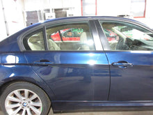 Load image into Gallery viewer, INDEPENDENT REAR SUSPENSION BMW 328i 325i 323i 2006 06 07 08 09 10 11 12 Right - 1084752