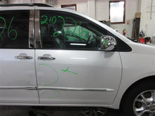 Load image into Gallery viewer, REAR QUARTER GLASS Toyota Sienna 04 05 06 07 08 09 10 Right - 1085728
