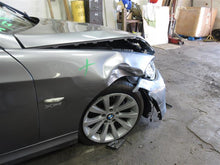 Load image into Gallery viewer, 2009 BMW 328i Floor Shifter - 1090519