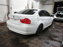 Load image into Gallery viewer, 2011 BMW 328i Floor Shifter - 1093818
