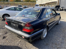 Load image into Gallery viewer, GRILLE Mercedes C230 C280 C43 1998 98 1999 99 2000 00 - 1096296