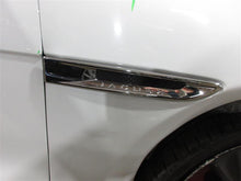 Load image into Gallery viewer, CARRIER ASSEMBLY Jaguar XF XFR 2016 16 2017 17 - 1091629