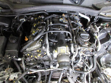Load image into Gallery viewer, CENTER PILLAR CUT Maserati Quattropo 2014 14 - 1093298