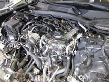 Load image into Gallery viewer, CENTER PILLAR CUT Maserati Quattropo 2014 14 - 1093298