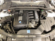 Load image into Gallery viewer, 2009 BMW 328i Floor Shifter - 1095280