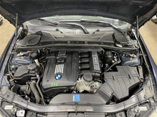 Load image into Gallery viewer, 2010 BMW 328i Floor Shifter - 1100546