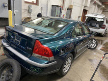 Load image into Gallery viewer, REAR DOOR GLASS Volvo S60 2001 01 02 - 08 Right - 1105136