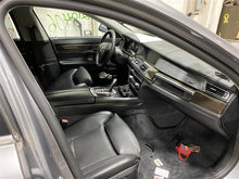 Load image into Gallery viewer, SUNROOF ASSEMBLY 740i 740il 750 HYBRID 750i 750il 750LI 09-15 - 1104774
