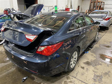 Load image into Gallery viewer, 2013 Hyundai Sonata Floor Shifter - 1104425