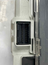 Load image into Gallery viewer, SPEEDOMETER CLUSTER Range Rover 1997 97 1998 98 - NW161638