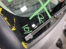 Load image into Gallery viewer, FRONT DOOR VENT GLASS Range Rover Sport 2006-2013 Left - 1107826