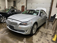 Load image into Gallery viewer, CENTER PILLAR CUT BMW 528i 535i 550i Active 5 M5 2011-2016 Left - 1109469