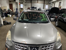 Load image into Gallery viewer, FRONT DOOR TRIM PANEL Nissan Rogue 2009 09 - 1112112