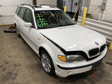 Load image into Gallery viewer, QUARTER PANEL CUT ASSEMBLY BMW 323i 235i 00 - 05 Left - 1112964